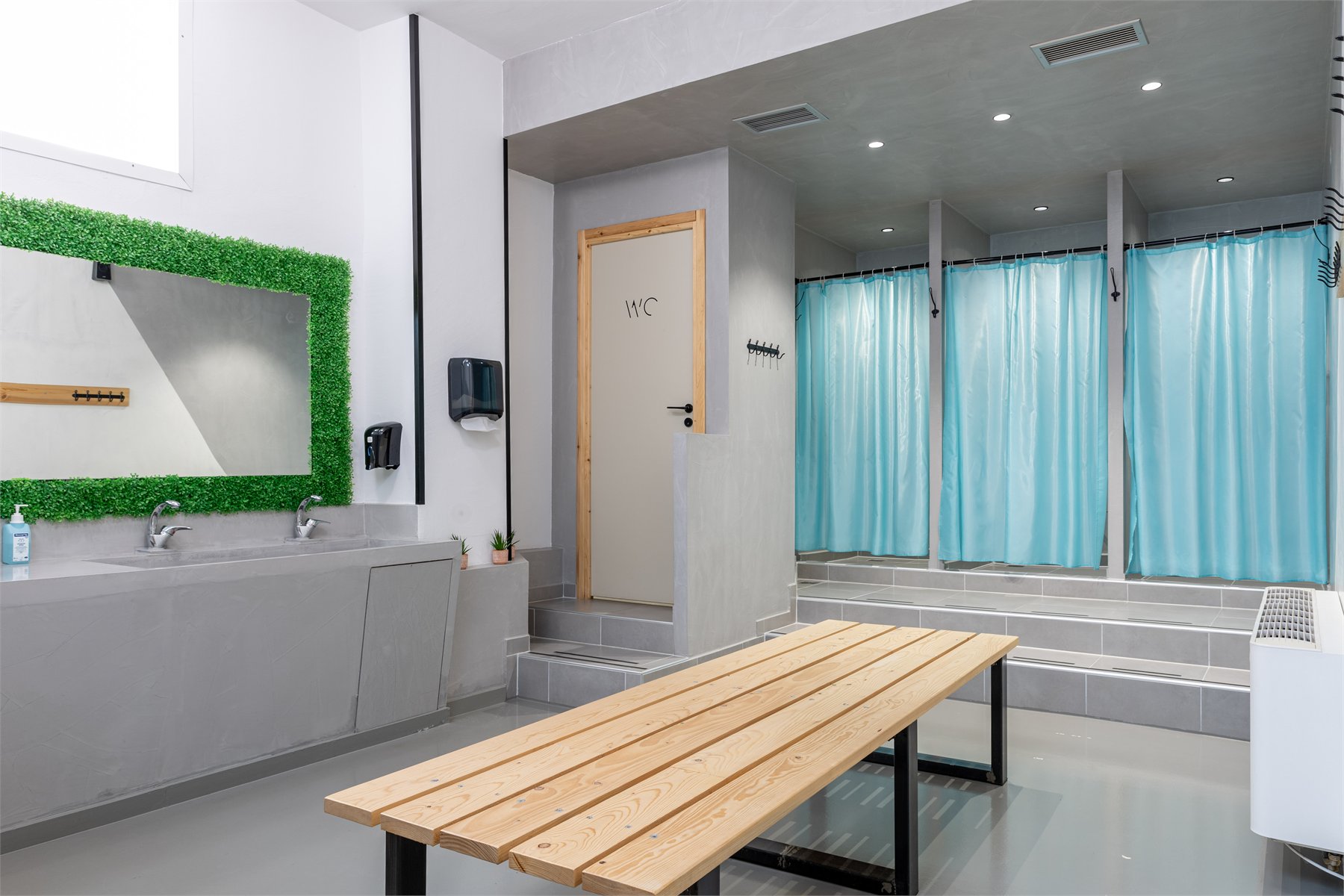 Αποδυτήρια στο PIN42 Fitness Studio Θεσσαλονίκης